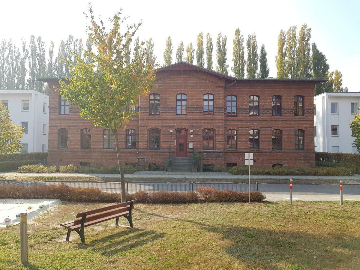 Hotel An Der Rummelsburger Bucht - Berlin — Photos 1